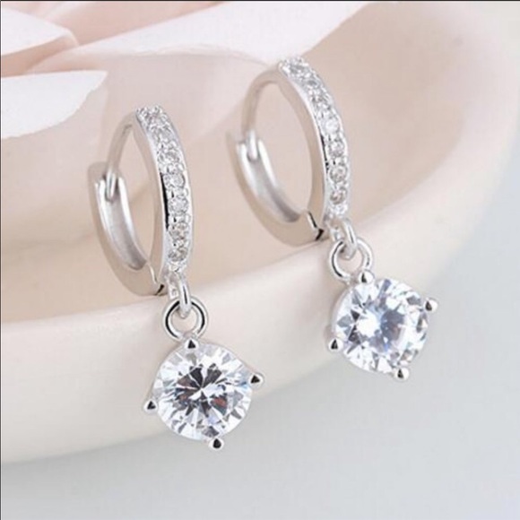 3/$30 CUTE SILVERY ZIRCON PENDANT HOOPS - Picture 3 of 7